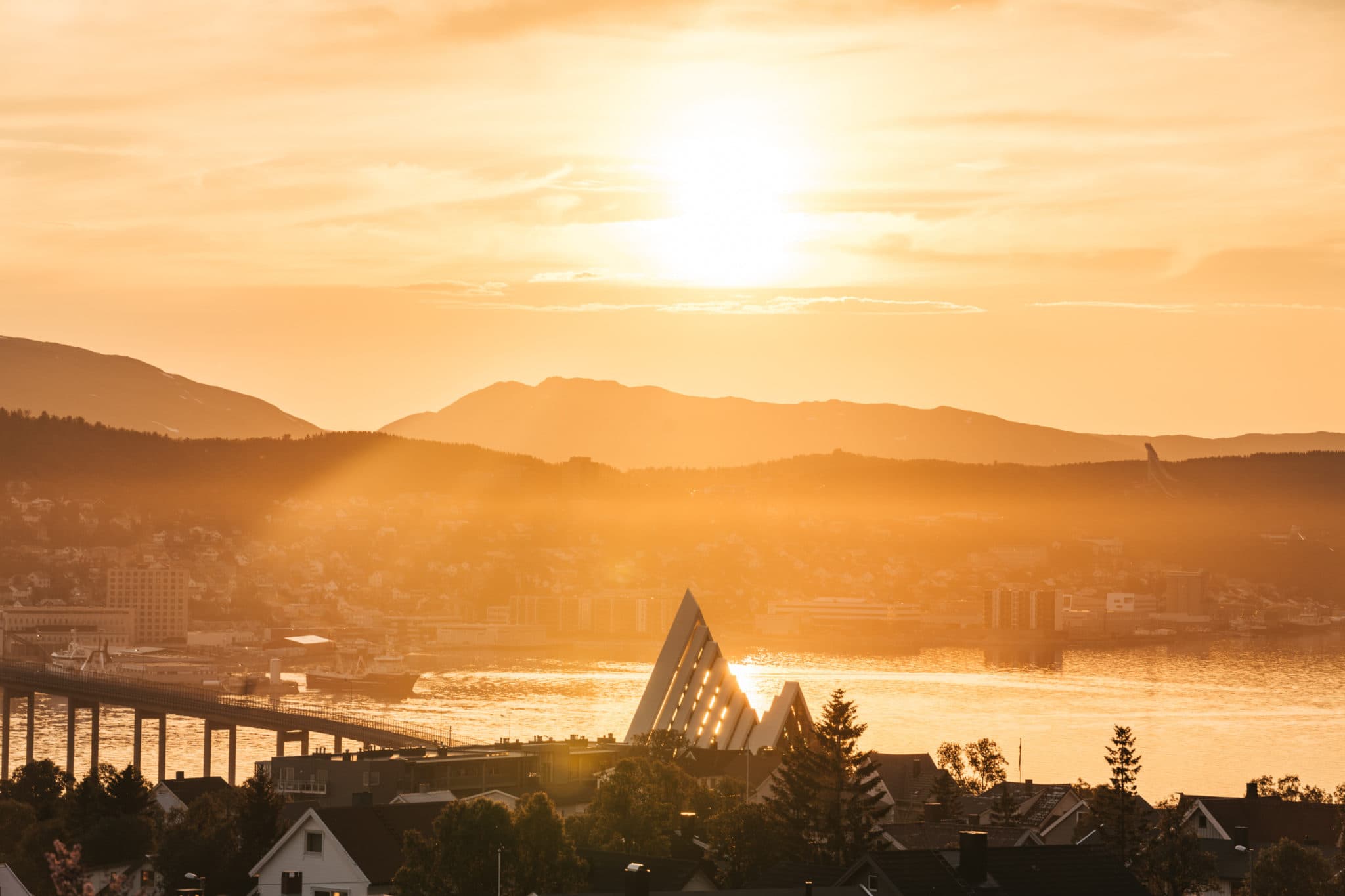 Aurora Polaris Apartment - Outdoor Sauna - FREE Parking - 750m from City Center